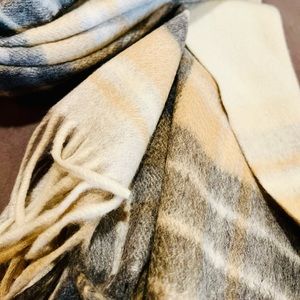 🌿 TALBOTS CASHMERE SCARF